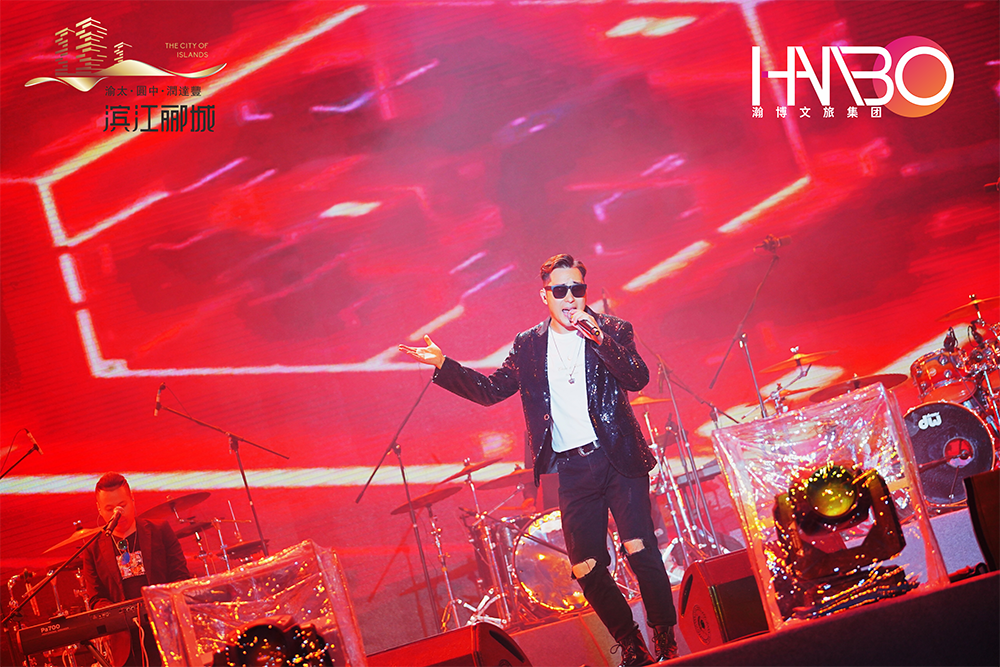 許巍領銜成都演唱會圓滿成功